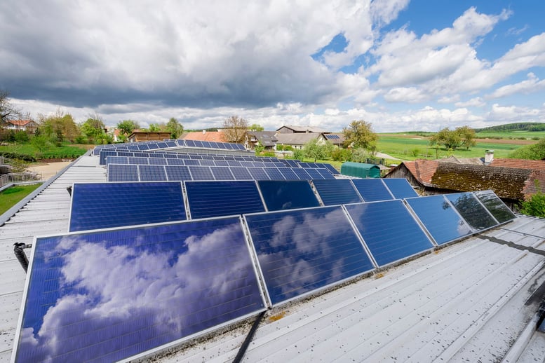 Dach mit Solaranlage